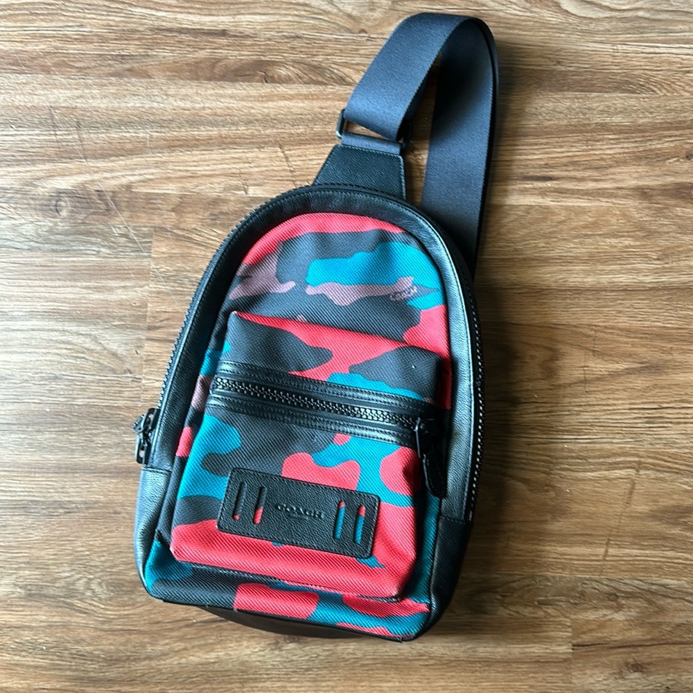 Coach Mens West Pack -Blue and Red Camo